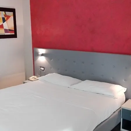 فندق Sant'elia 3*